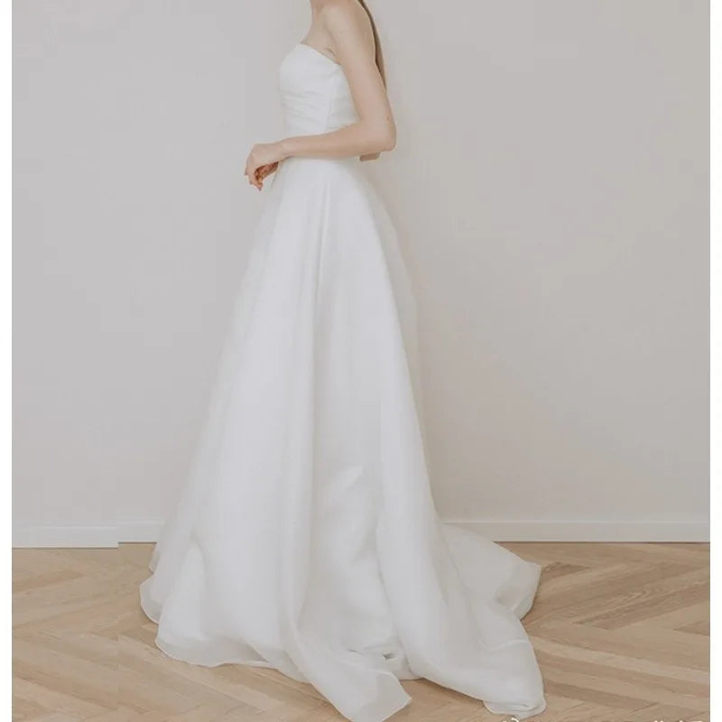 Customized Sexy Strapless Wedding Dress Elegant A-line Sleeveless Vestido Classic Lace Up Small Train Robe